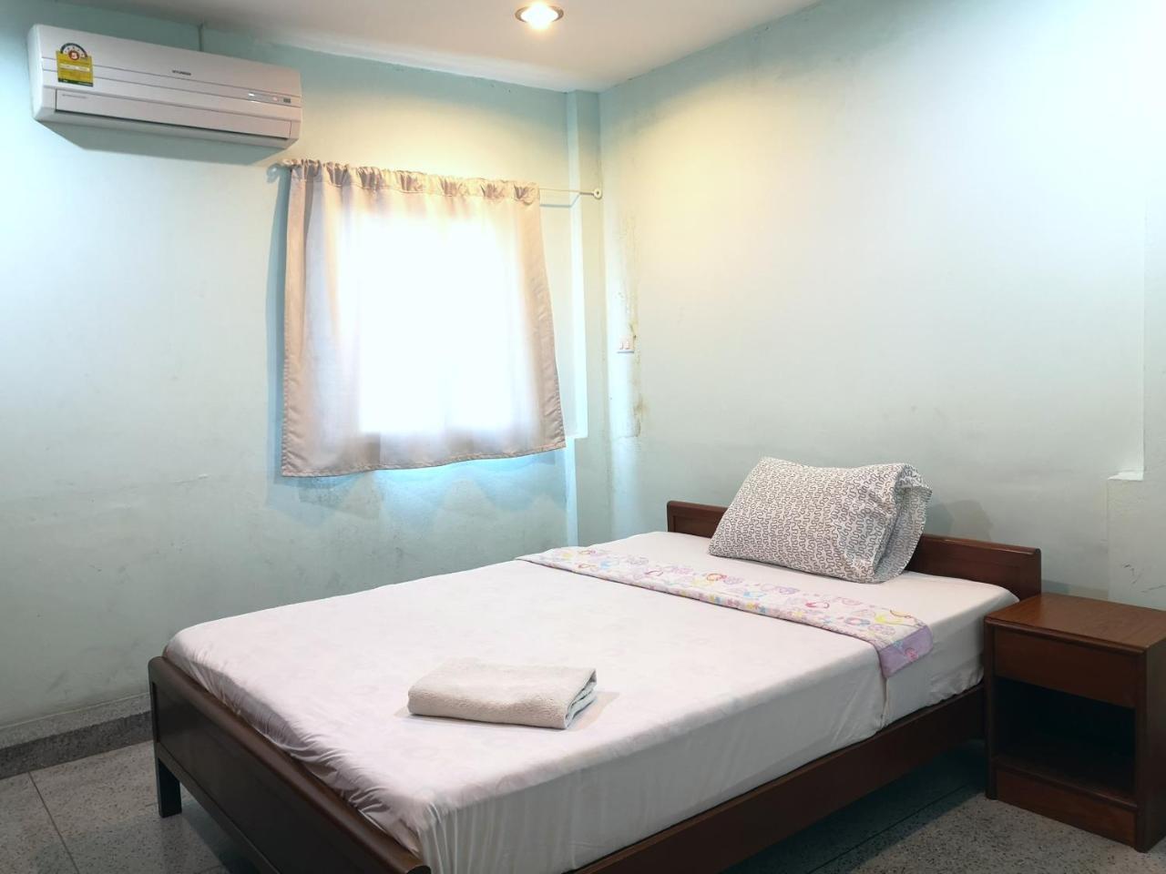 Sri Krungthep Hotel Bangkok Exterior photo